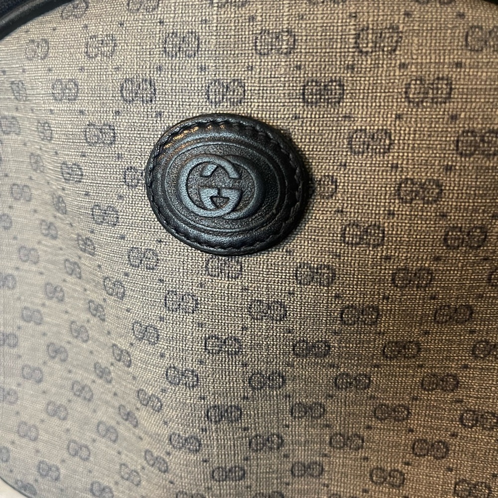 Gucci Vintage Crossbody Purse - Picture 3 of 8